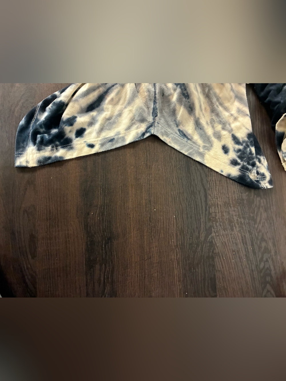 LOGO by Lori Goldstein Navy and White Tie-Dye Long Sleeve Women's Top (S) - Picture 6 of 7